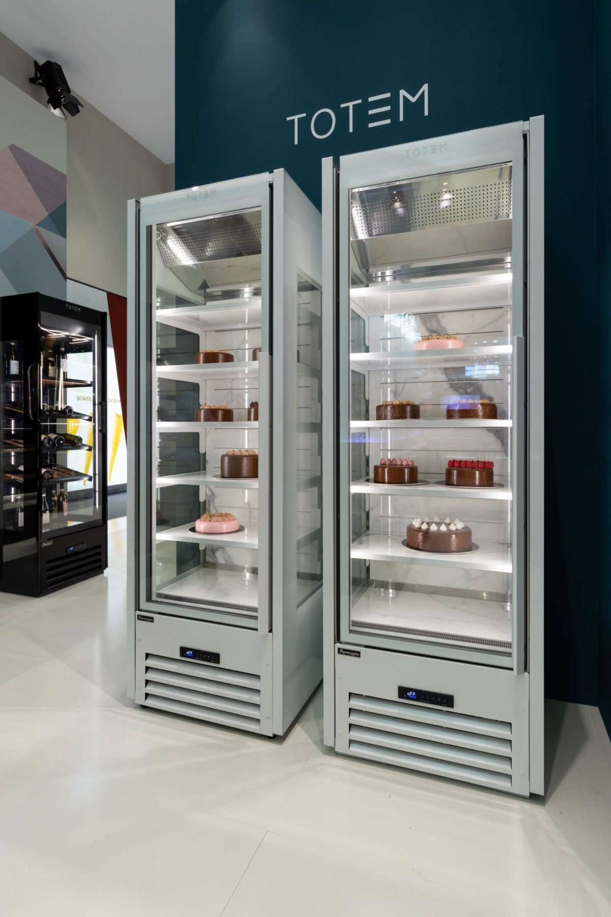 Vitrines Totem Pâtisserie